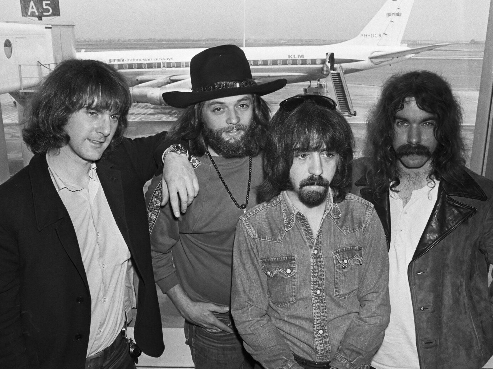 Popgroep de "Byrds" arriveert op Schiphol; de Byrds
*23 juni 1970